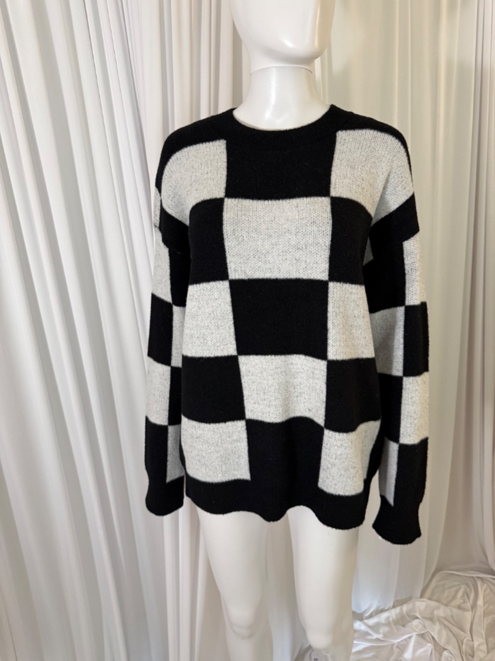 Moa Moa Black White Checkered Oversized Modern Soft Sweater Size L NWOT - Picture 9 of 16
